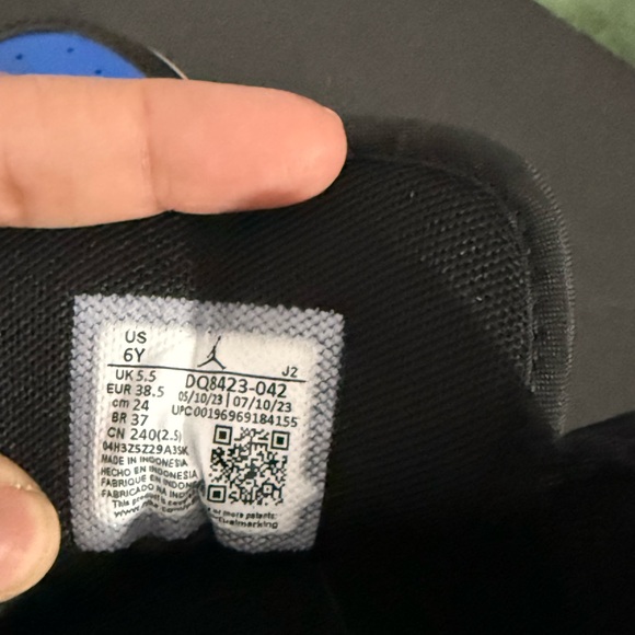 Jordan Kids Black and Blue Sneakers - Picture 5 of 5